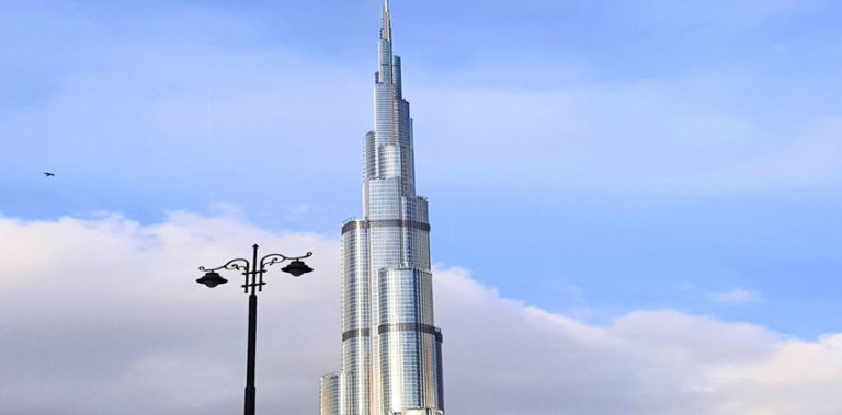 Burj Khalifa invites artists to showcase on its LED facade Burj-Khalifa