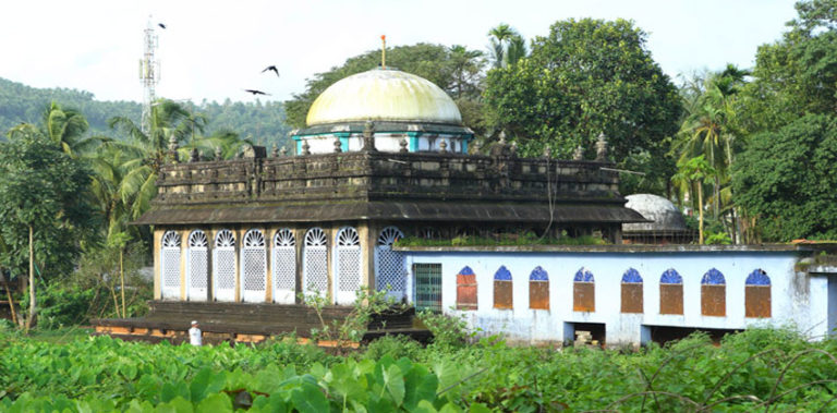 മലപ്പുറത്ത് ചെന്നാല് പലതുണ്ട് കാണാന് pazhayangadi mosque ftrd