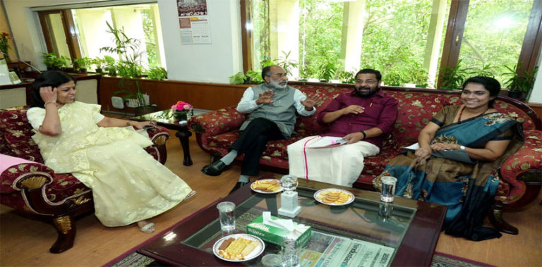 ജലോത്സവങ്ങൾക്കു കേന്ദ്ര സഹായം 25ലക്ഷം വീതം; അവഗണന ആരോപിച്ച് കണ്ണന്താനത്തിനെതിരെ കടകംപള്ളി meeting-ftrd