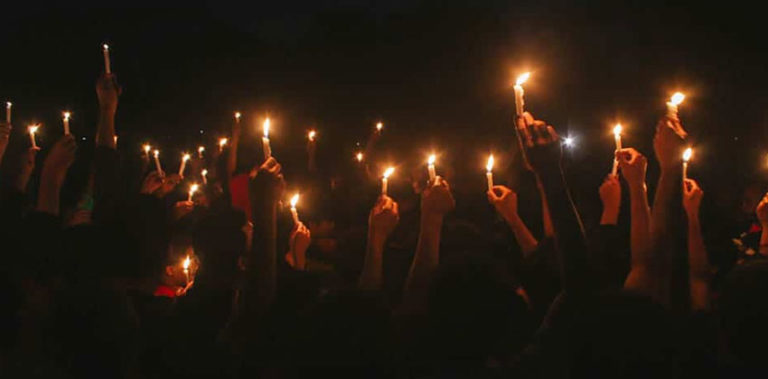 ഹർത്താലിനെതിരെ പ്രതിഷേധവുമായി ടൂറിസം മേഖല candle-light-procession