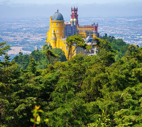 Airbnb-hosts create a stumbling block for Lisbon’s City Council sintra cruz altra lisbon